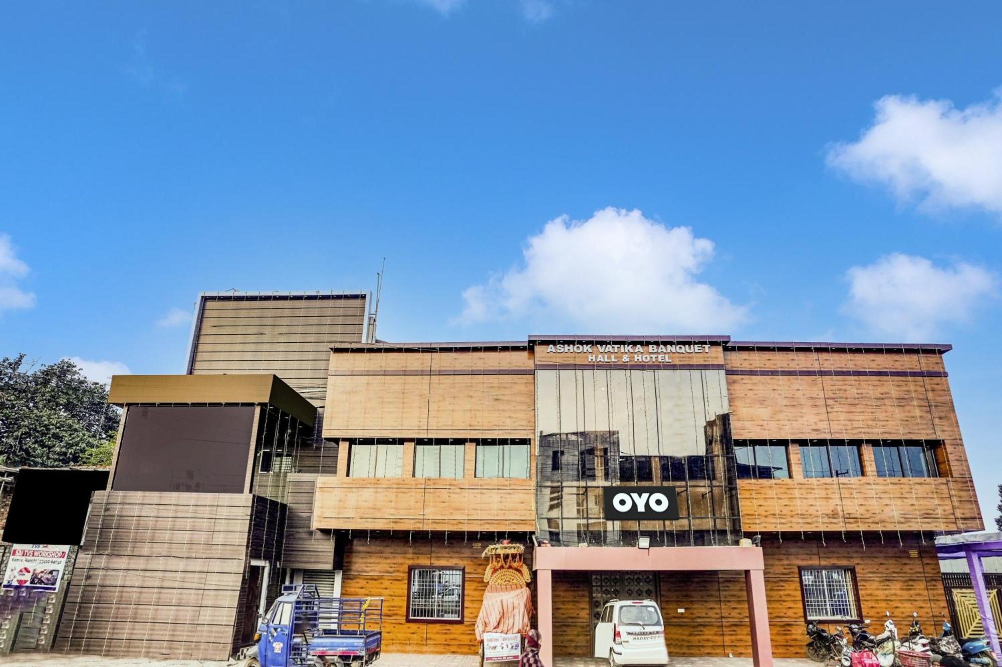 ראנצ'י Oyo Flagship Hotel Ashok Vatika Banquet Hall מראה חיצוני תמונה